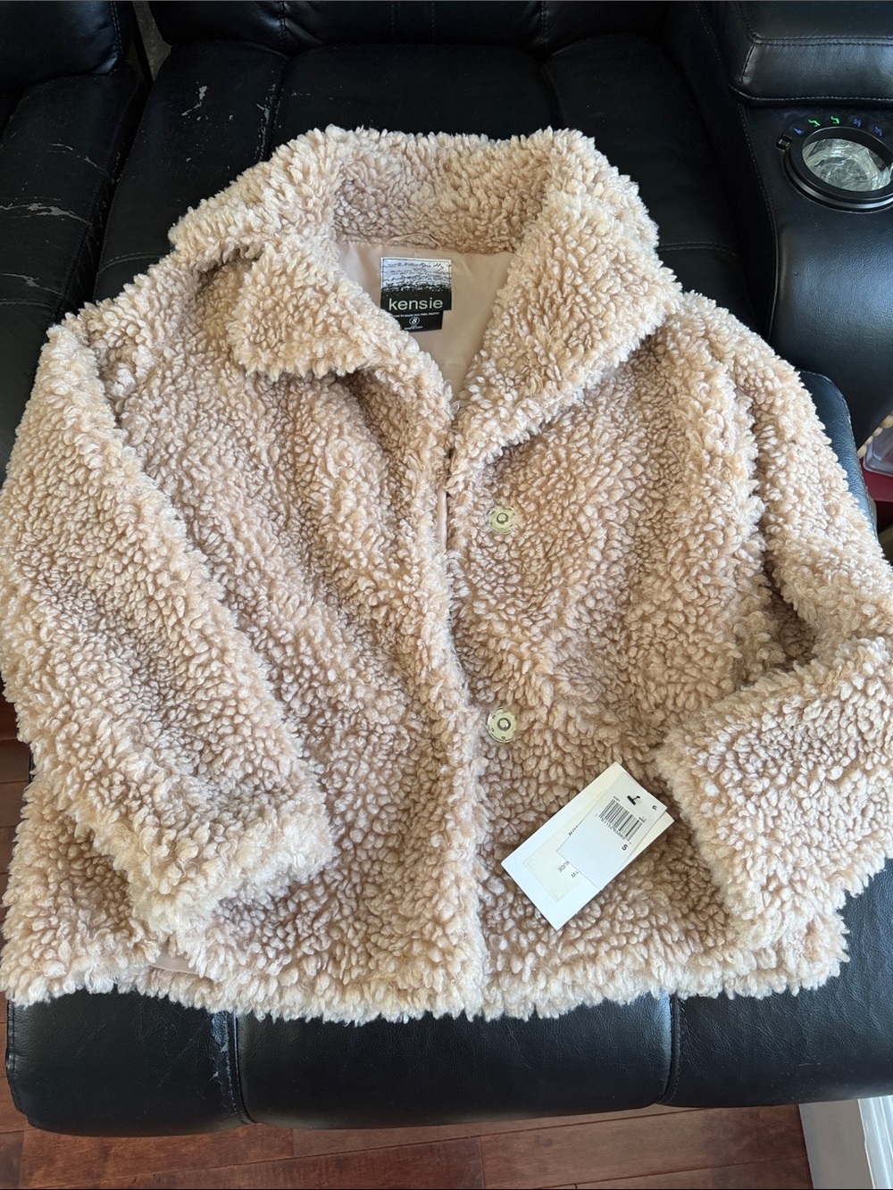Women's Kenzie NWT Plush Teddy Jacket in Beige Size:S